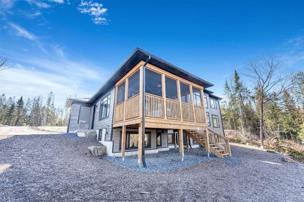 Luxurious Cottage at Lake of Bays