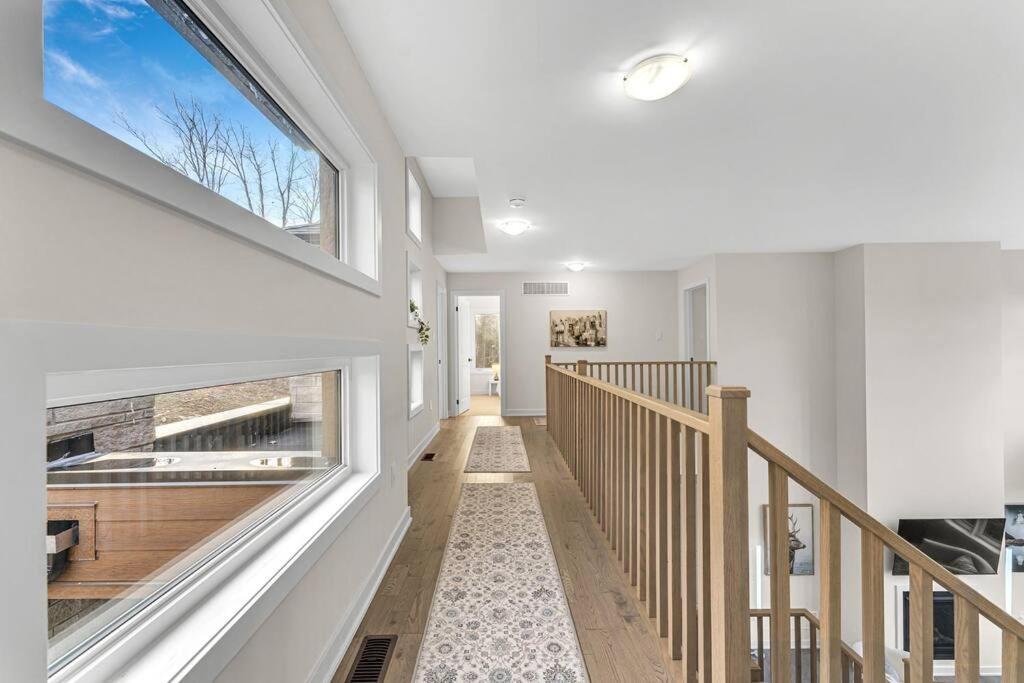 Luxurious Cottage at Lake of Bays