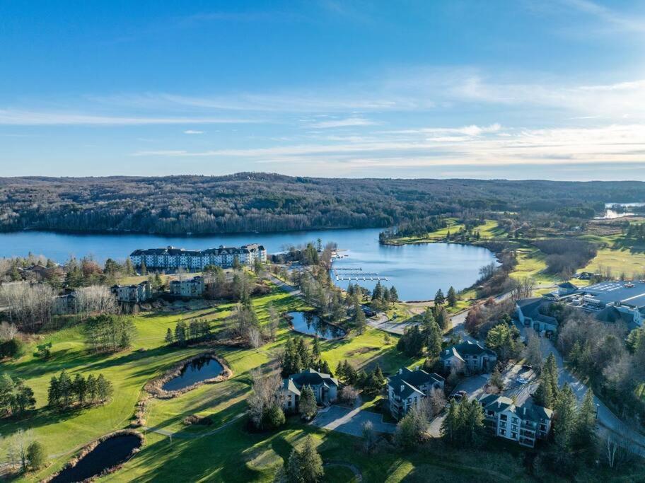 Luxurious Cottage at Lake of Bays