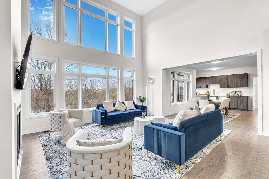 Luxurious Cottage at Lake of Bays