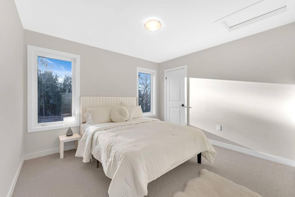 Luxurious Cottage at Lake of Bays