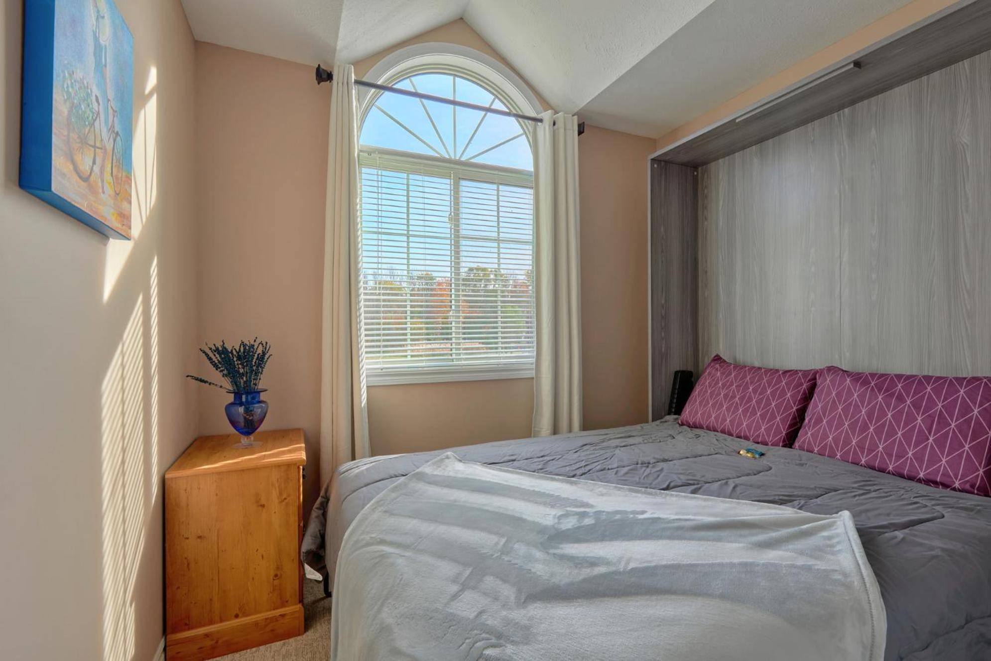 Winter retreat in Meaford Near Blue Mountain