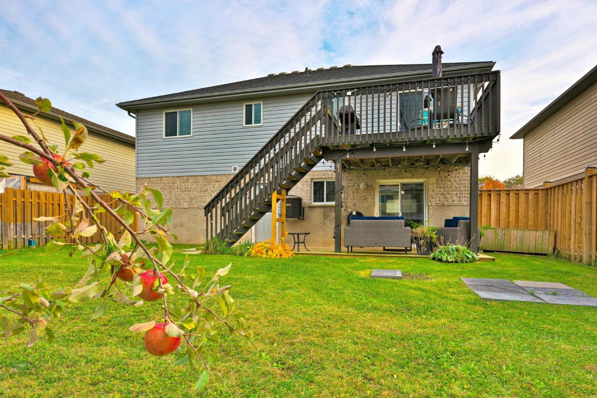 Winter retreat in Meaford Near Blue Mountain