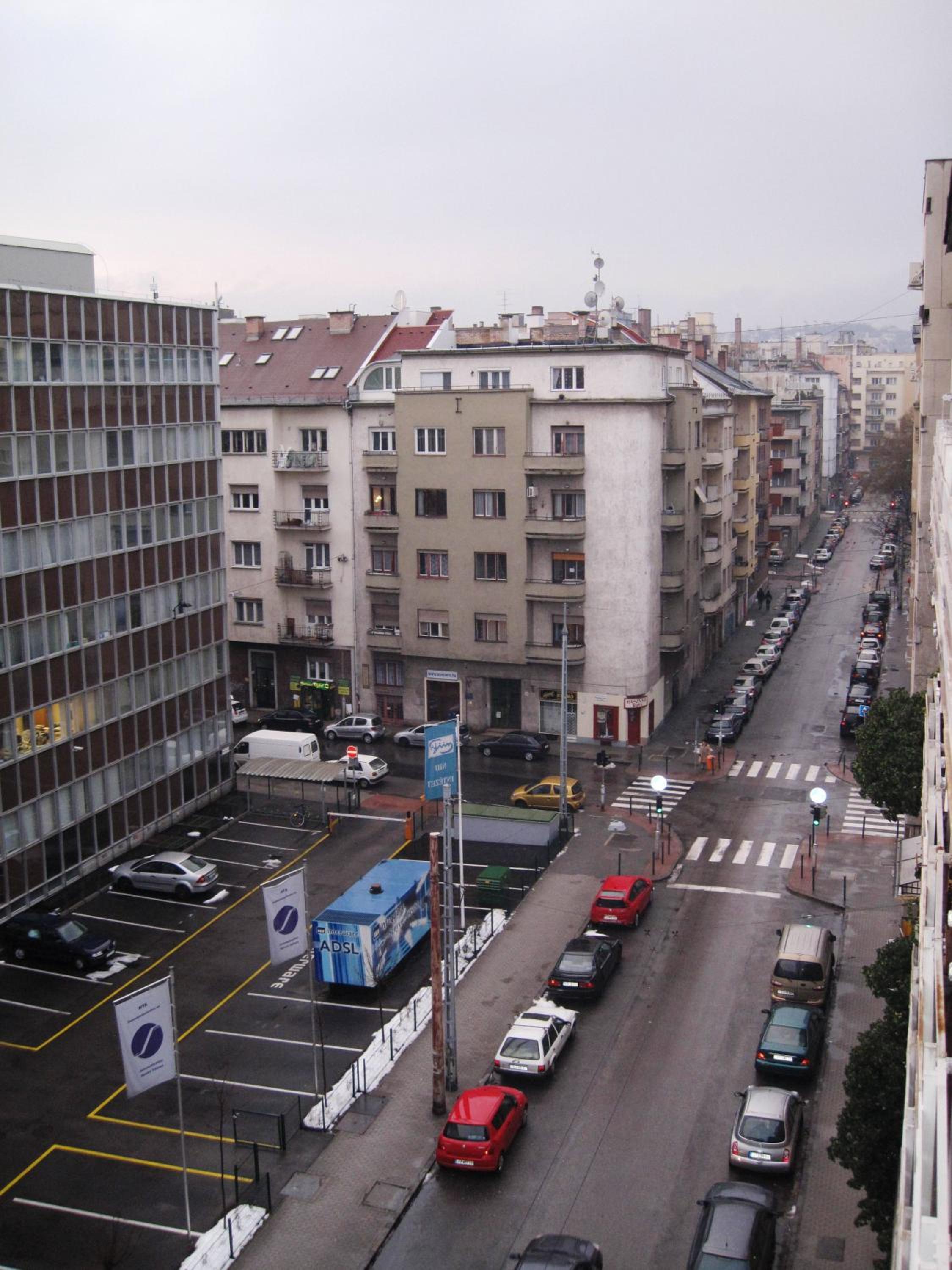 Apartments Leslie