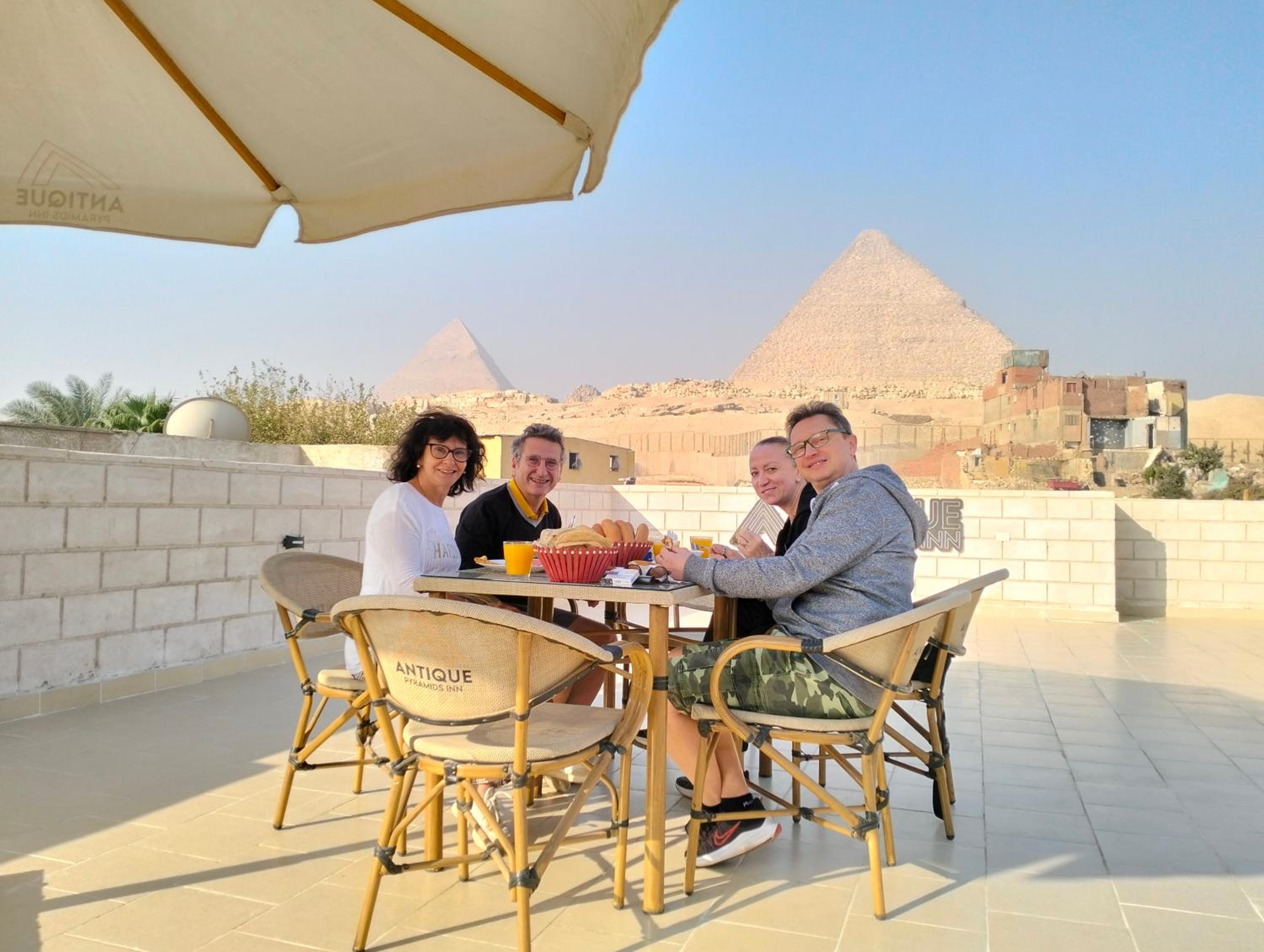 Antique Pyramids Inn