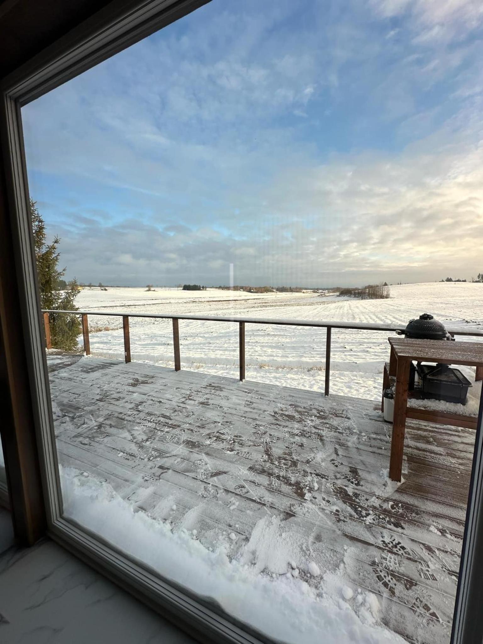 Raadivere Põllupeegel with Sauna