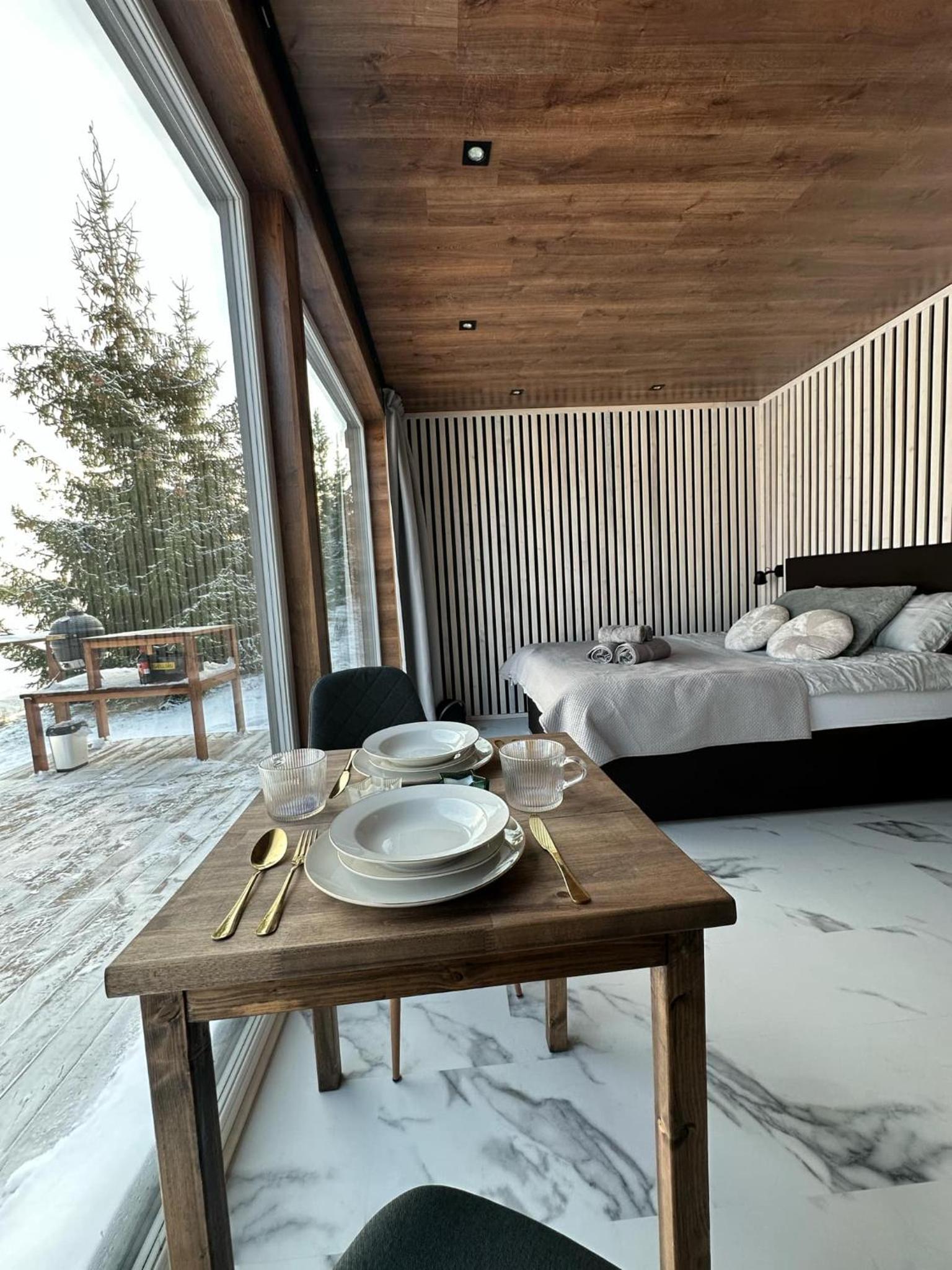 Raadivere Põllupeegel with Sauna