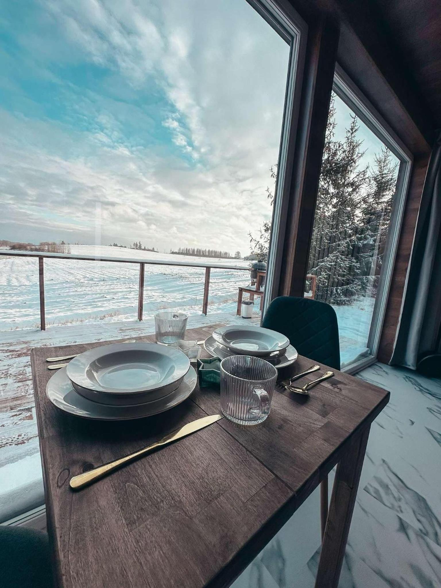 Raadivere Põllupeegel with Sauna