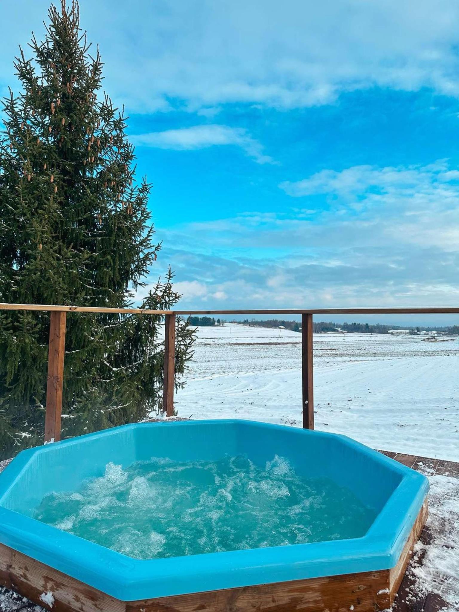 Raadivere Põllupeegel with Sauna