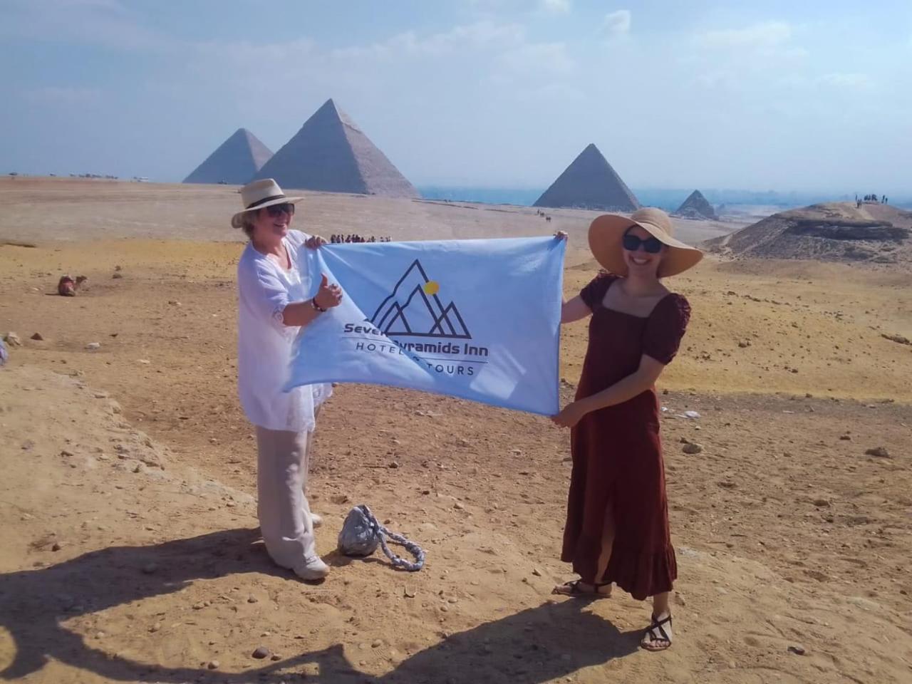 Seven Pyramids View Inn - Rooftop Breakfast