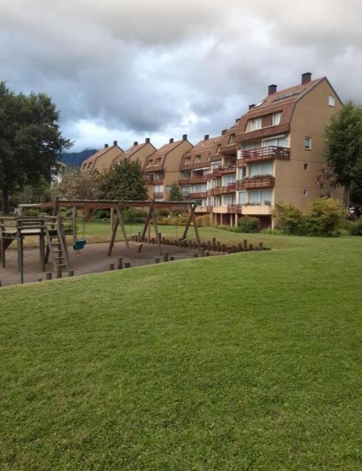 Departamento frente al lago