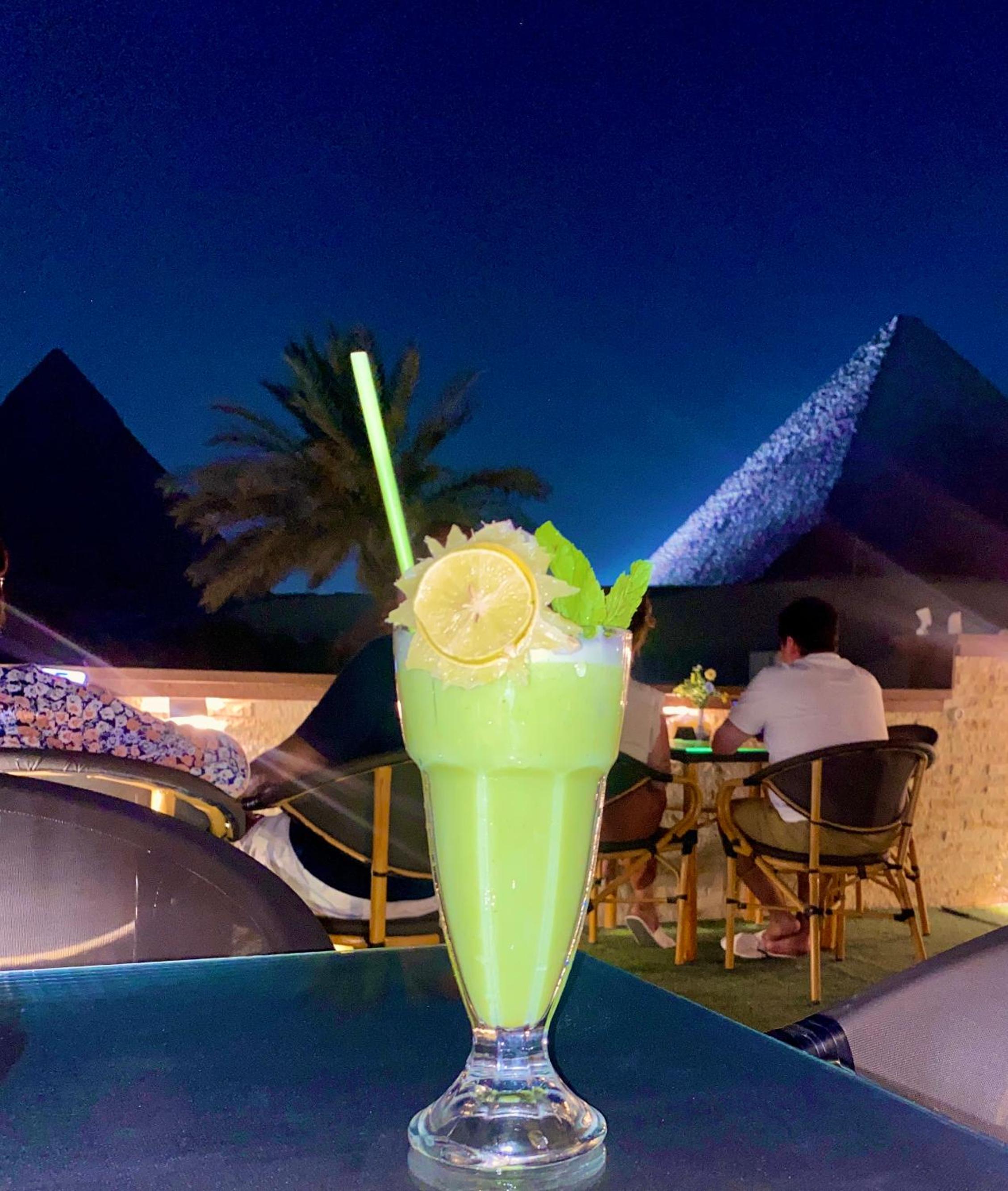 Seven Pyramids View Inn - Rooftop Breakfast