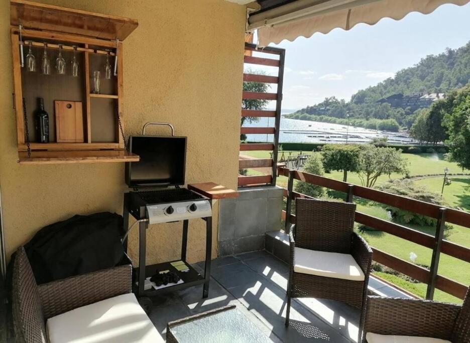 Departamento frente al lago