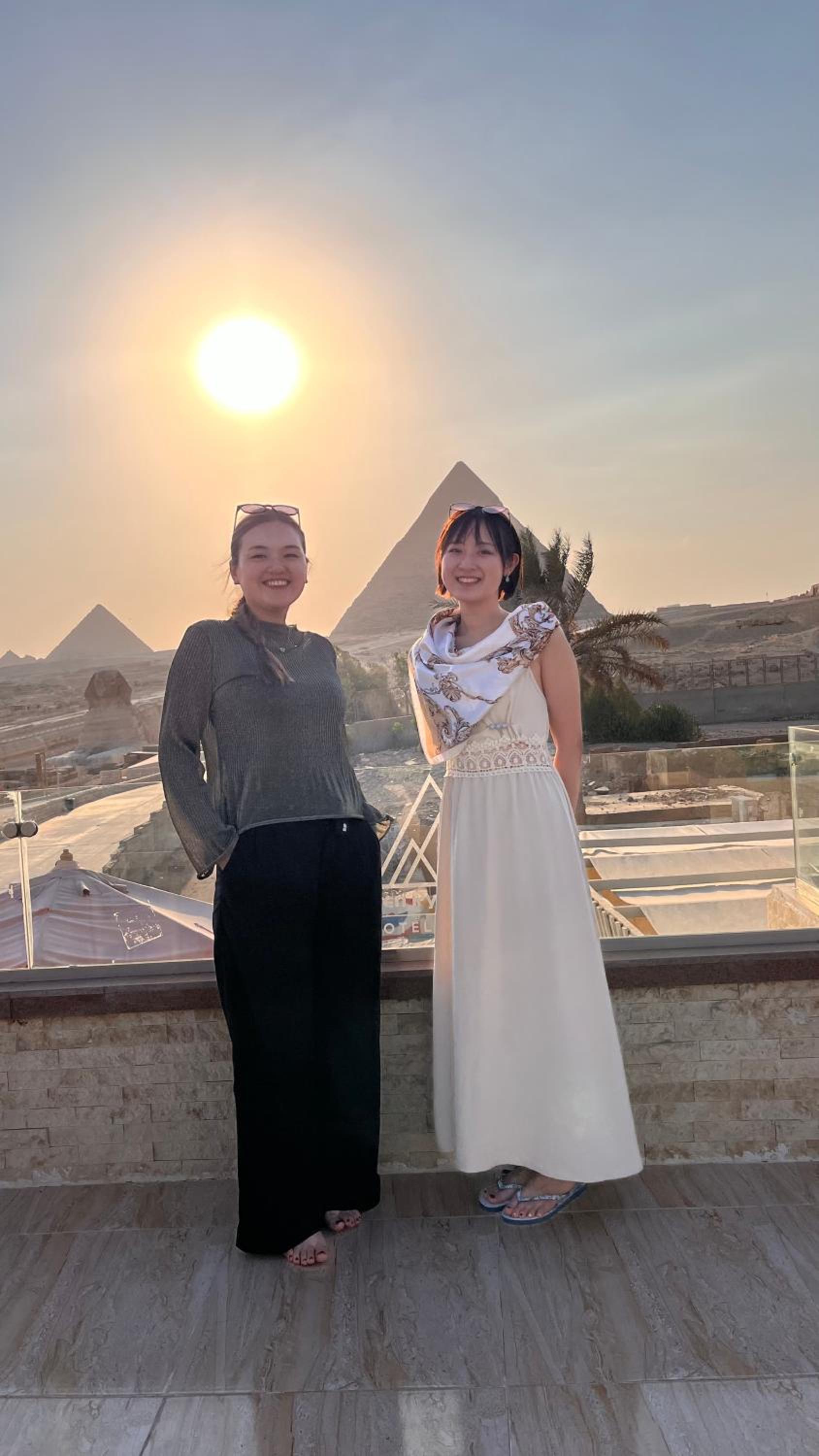 Seven Pyramids View Inn - Rooftop Breakfast