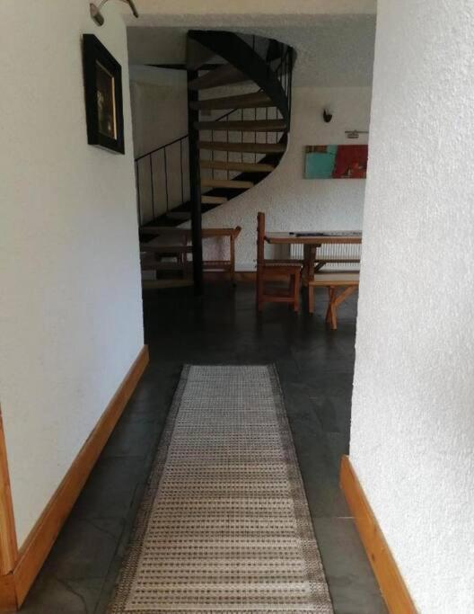 Departamento frente al lago