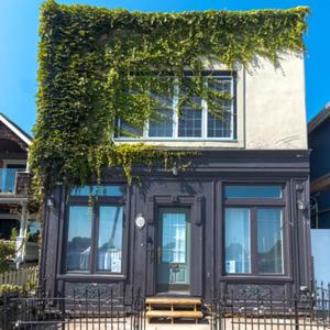 Canalside Restaurant & Inn