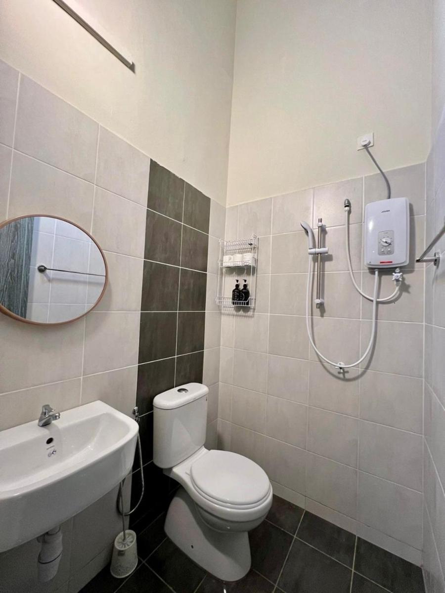 Polo Stay, 4 bedroom Single Storey house Ipoh for 10 pax photo 6