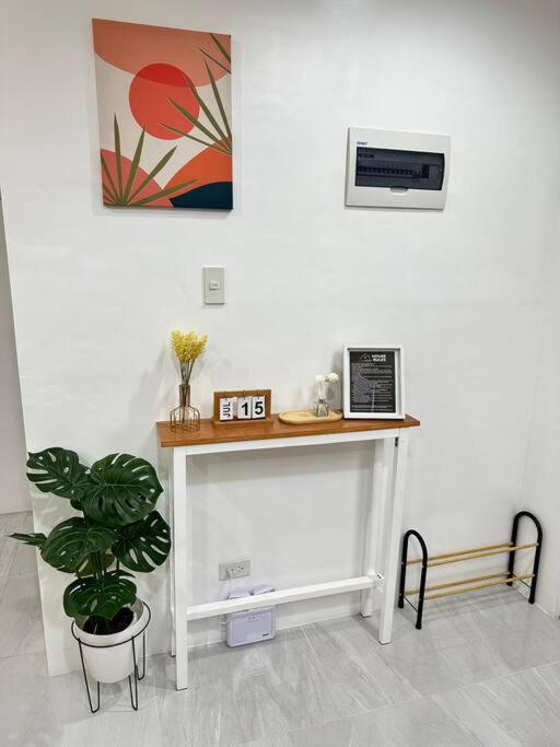 Casa VLOM Staycation