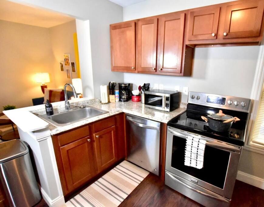 Lake Avenue Apartment view 5