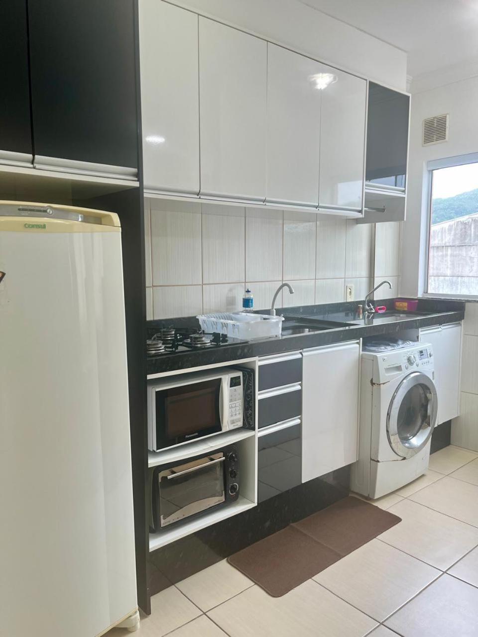 Apto 2 dorm com garagem