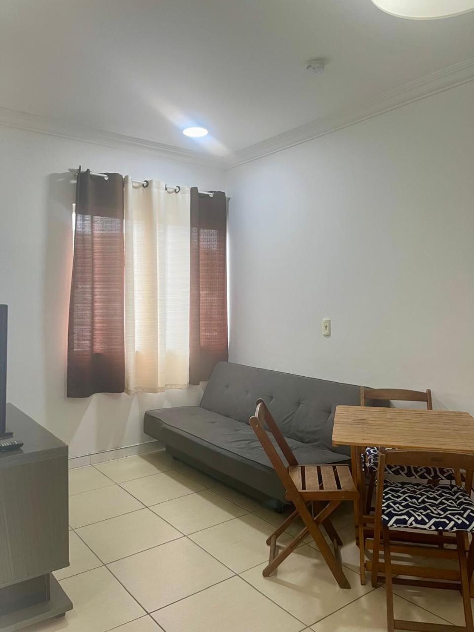 Apto 2 dorm com garagem