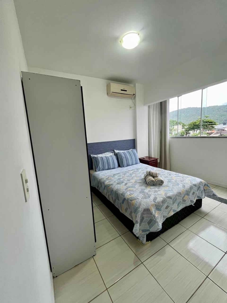 Apto 2 dorm com garagem