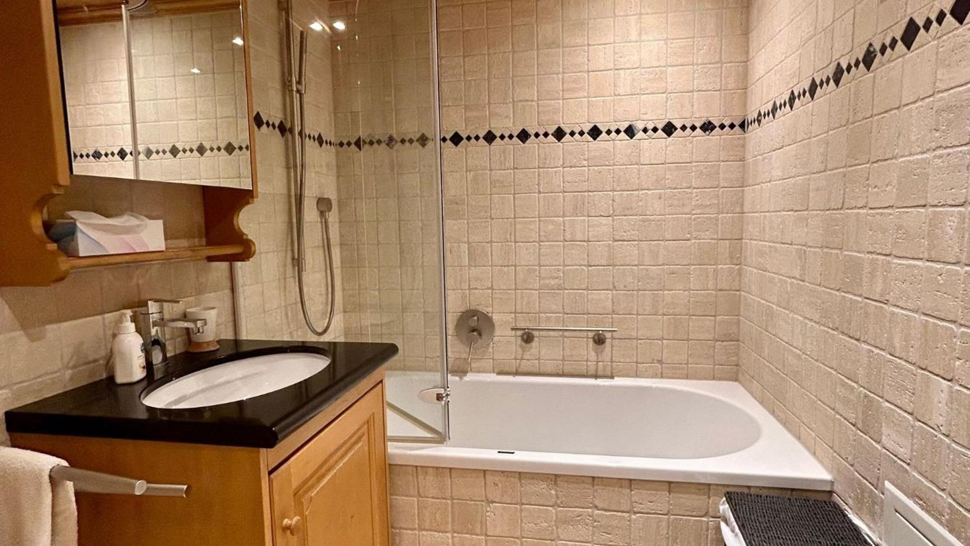 Spa Chalet in Ground Floor Cozy Duplex