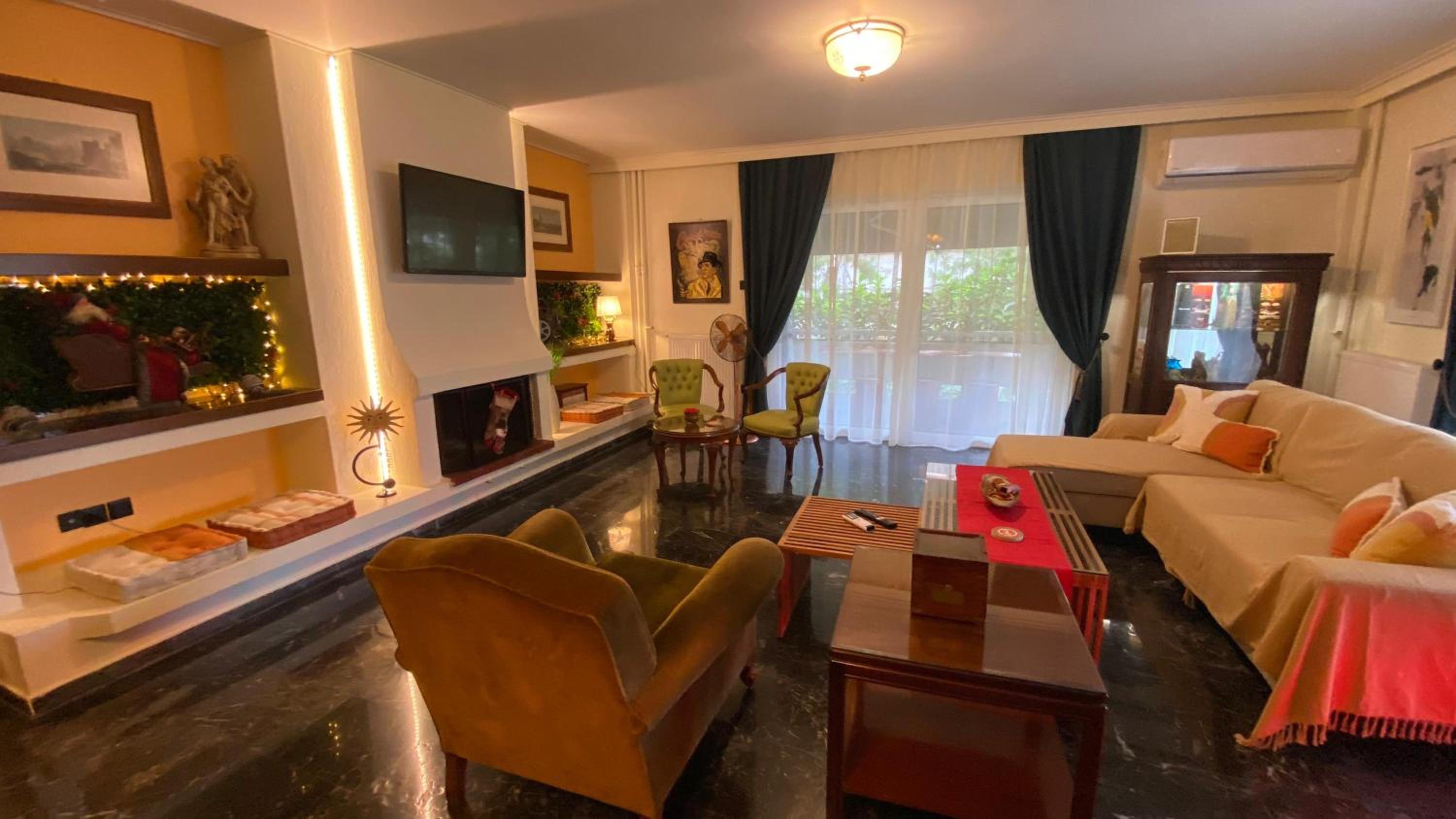 Sarakin's Mansion Luxury Retreat