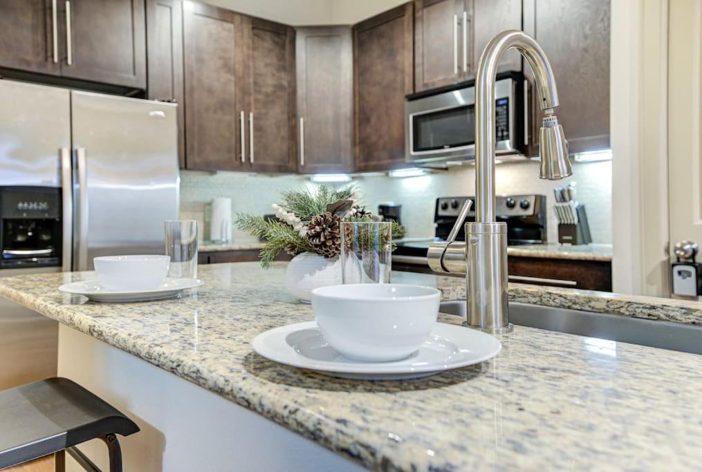 Prestige Retreat with Wi-Fi, Pool, Parking, Pets Ok view 5