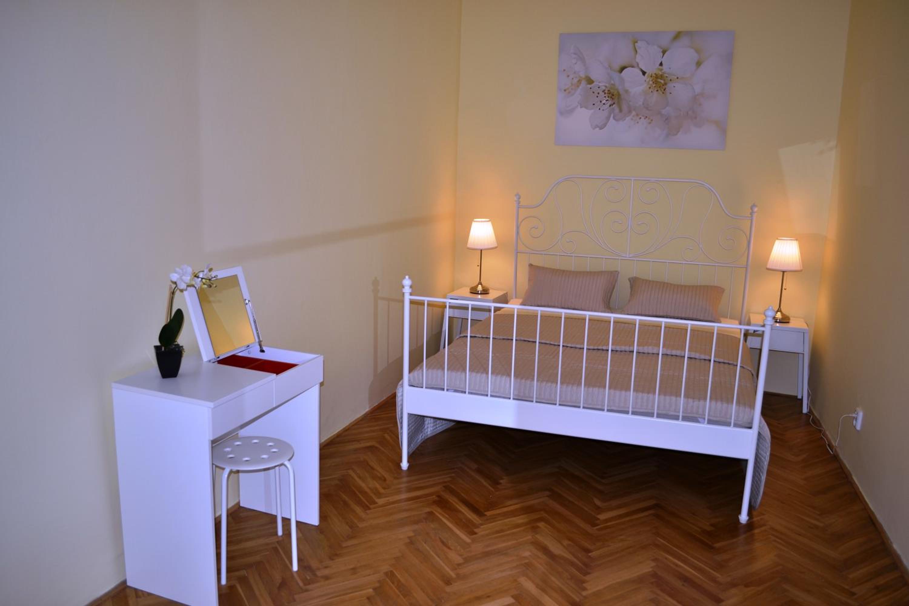 Sunflower 2BDR Flat By Ruterra