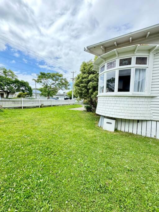 Modern, homey house near CBD view 3