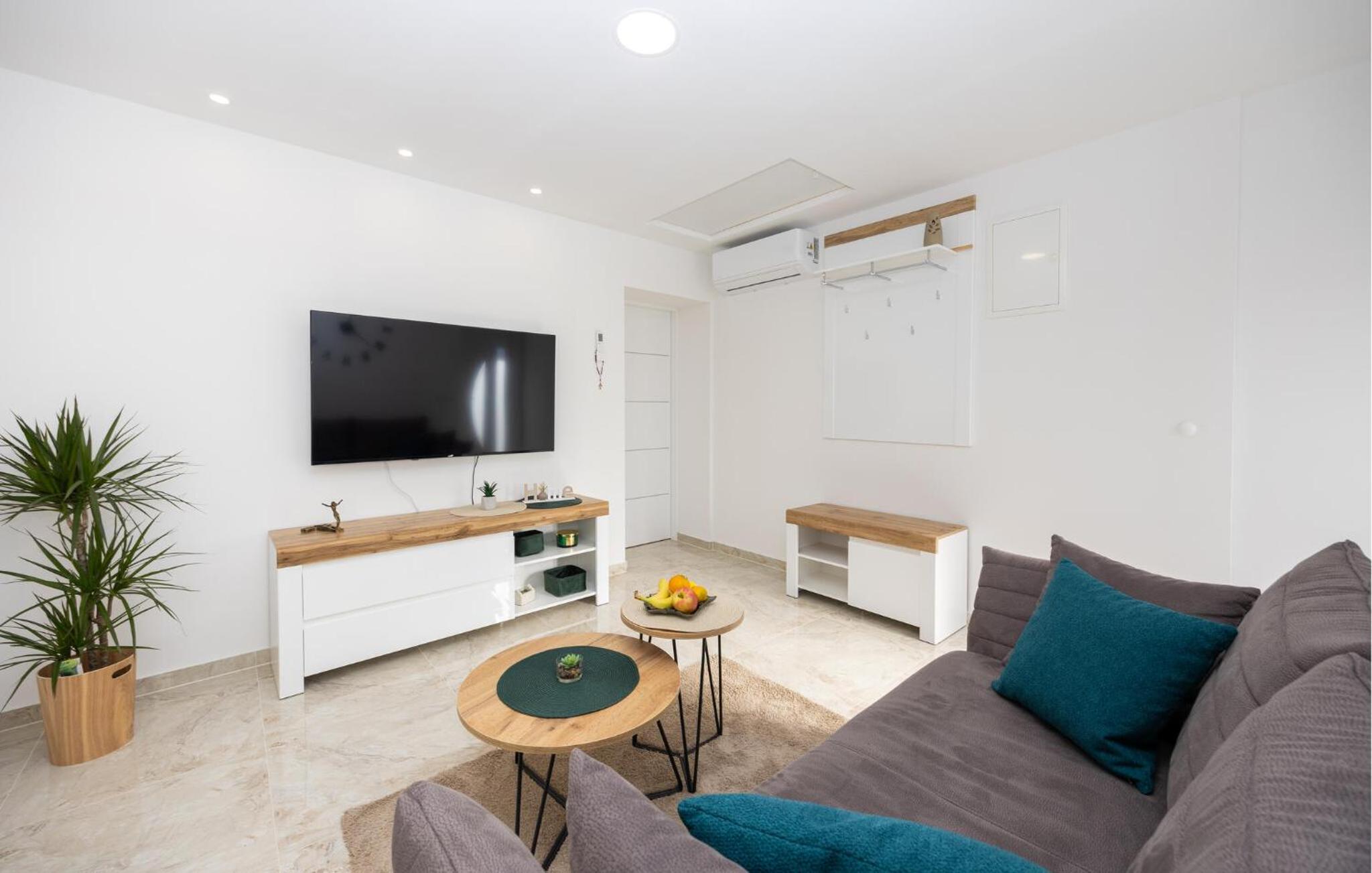 1 Bedroom Gorgeous Apartment In Imotski