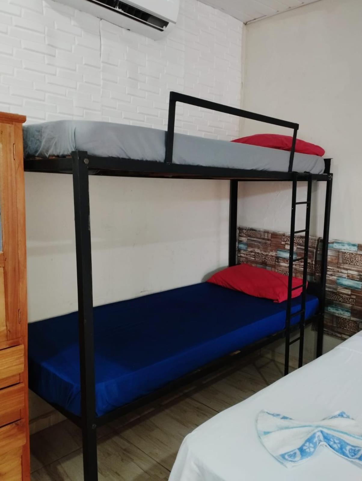 Mi Hábitat Dormitorios con Sala Cocina Comedor y Quincho