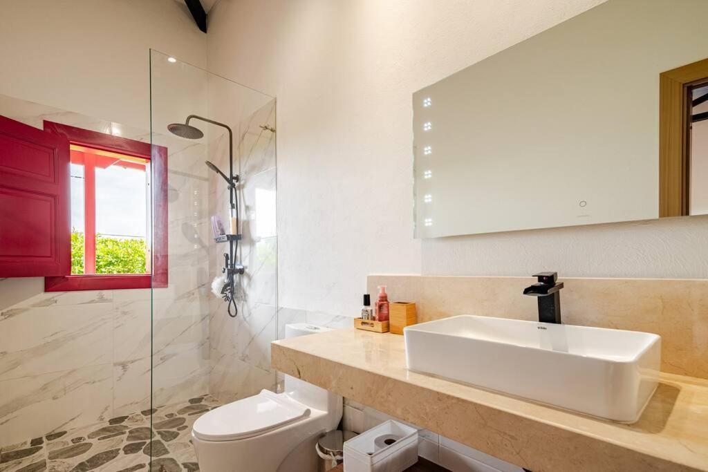 Casa cafetera en Pereira con Jacuzzi y 5 habitaciones