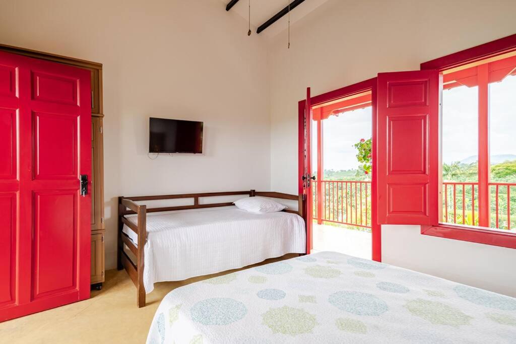 Casa cafetera en Pereira con Jacuzzi y 5 habitaciones