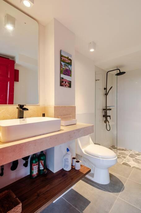 Casa cafetera en Pereira con Jacuzzi y 5 habitaciones