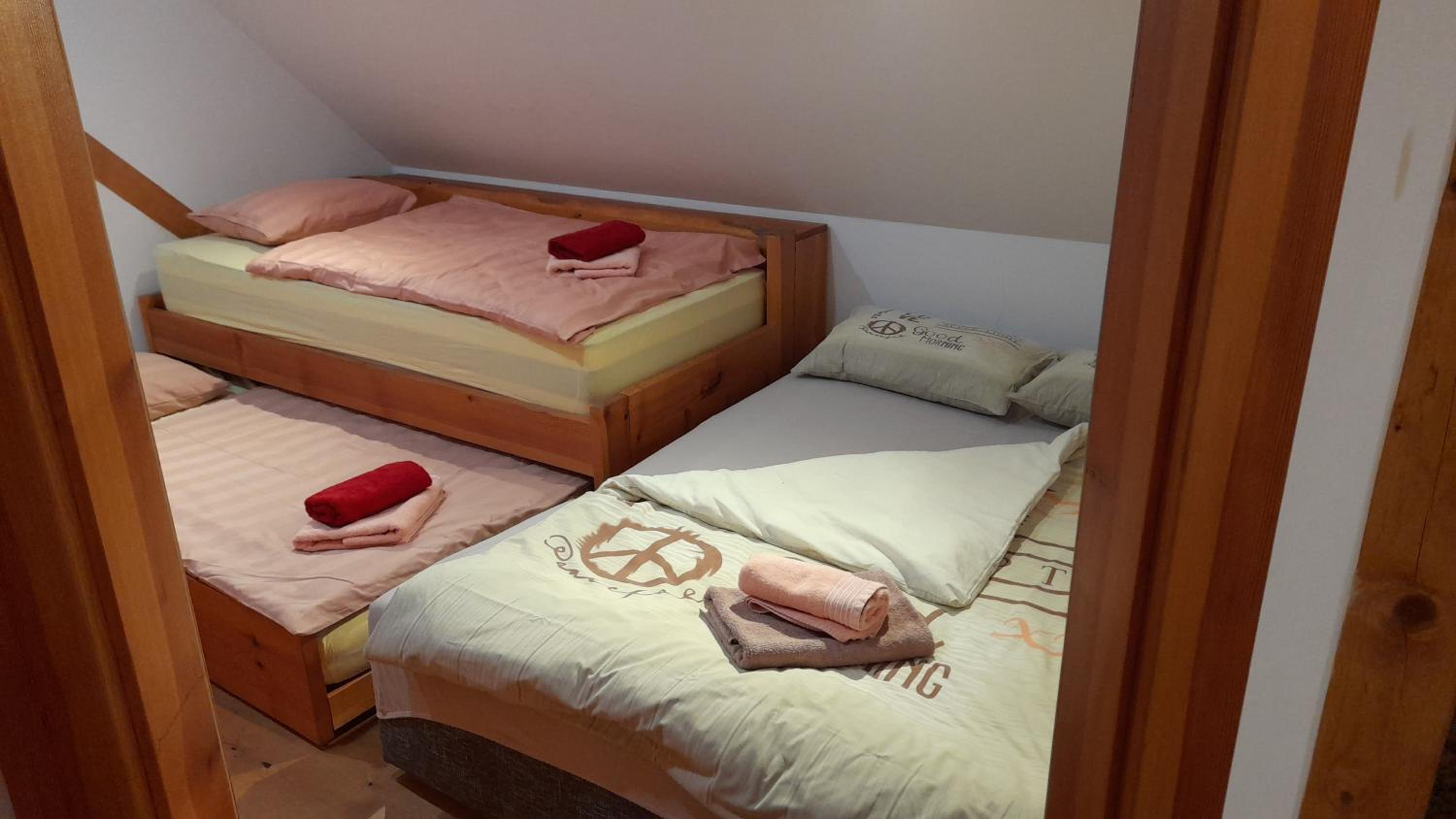 Apartma in Bungalov Jezerci view 4
