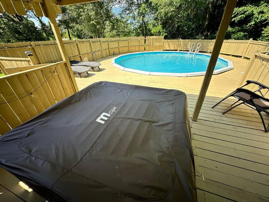 Oxford Vacations - Oasis by JSU and McLellan Yahou Lake - Property Image 1