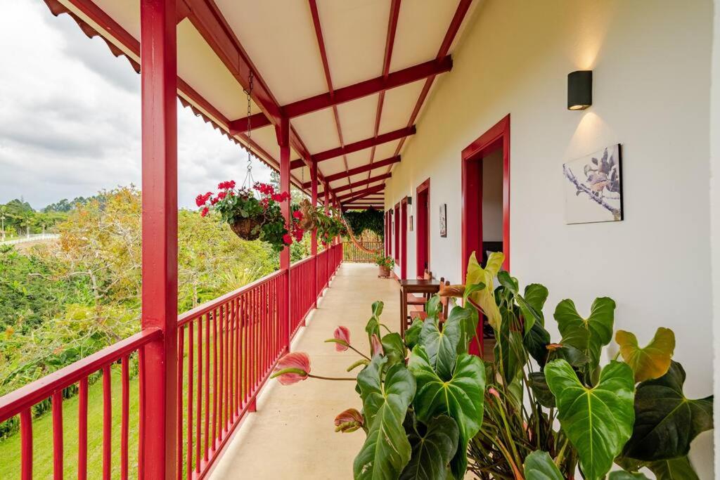 Casa cafetera en Pereira con Jacuzzi y 5 habitaciones
