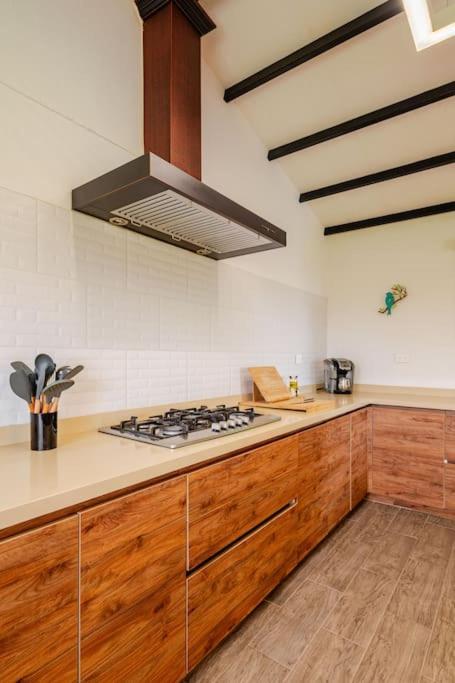 Casa cafetera en Pereira con Jacuzzi y 5 habitaciones