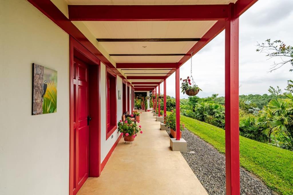 Casa cafetera en Pereira con Jacuzzi y 5 habitaciones