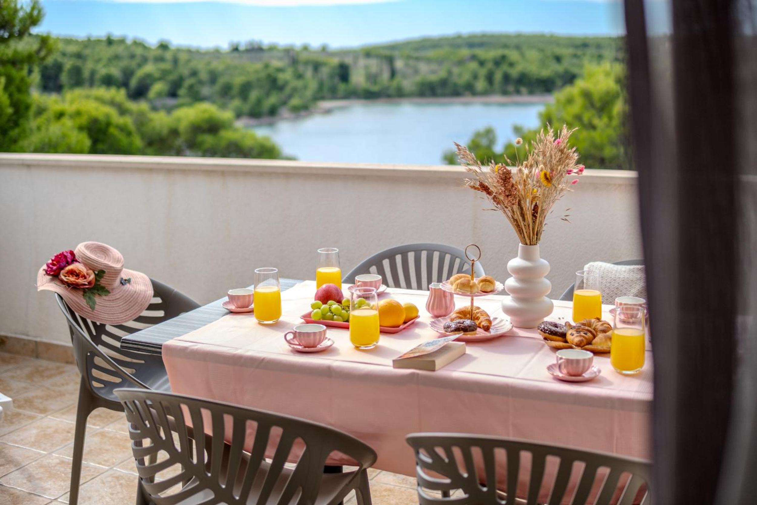 Apartment Milna - with Swimming Pool & Amazing Seaviews, above Bijaka Beach view 4