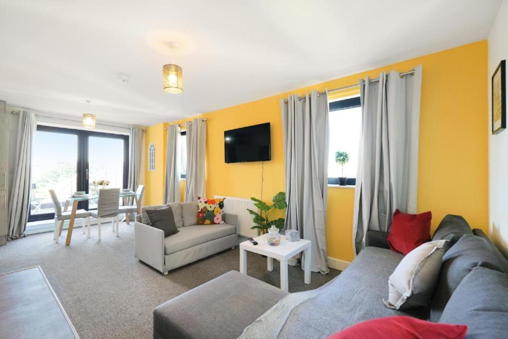 One and Two Bed Apartments Slough near Heathrow