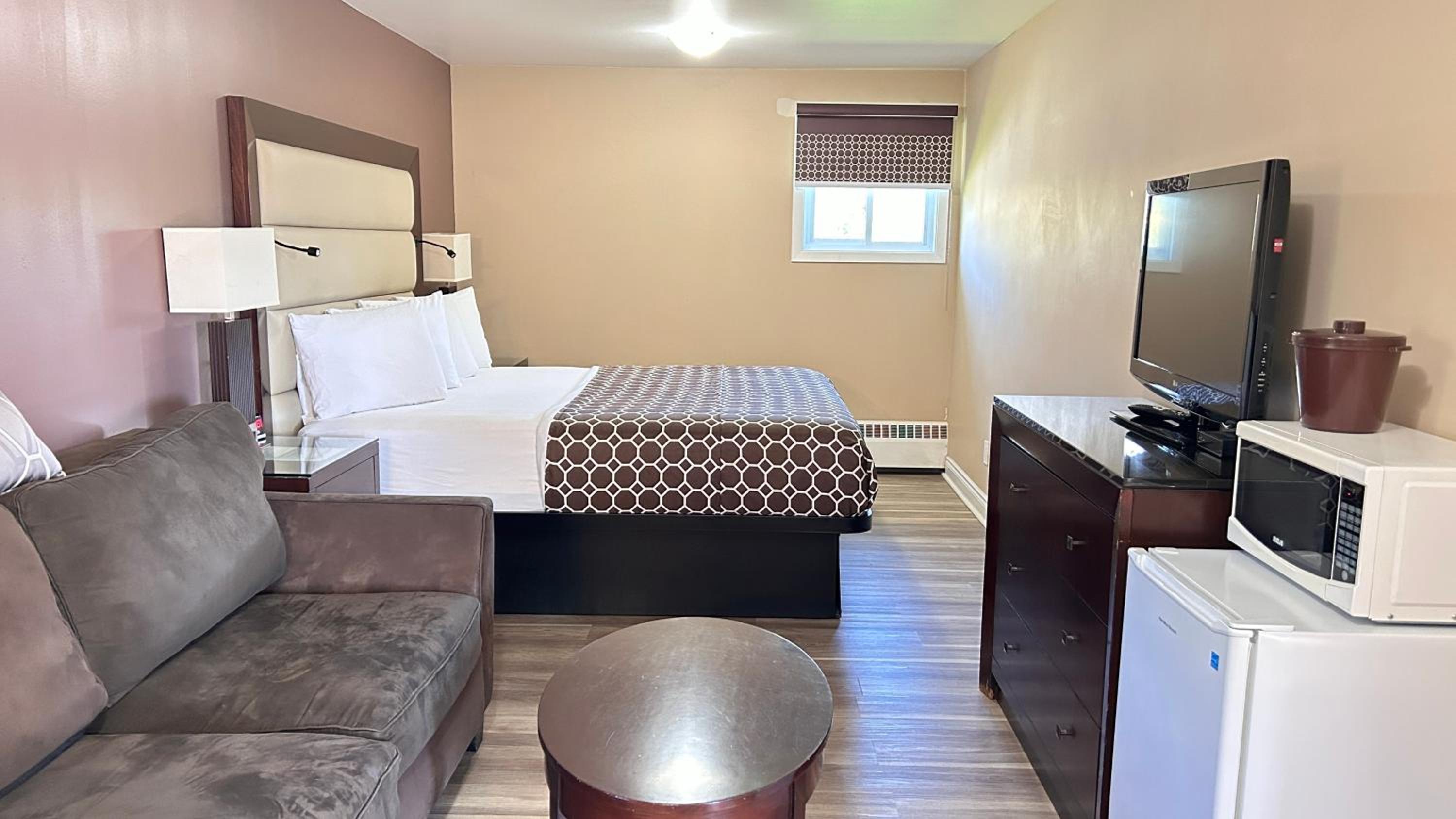 Rogers Motel - Image 2