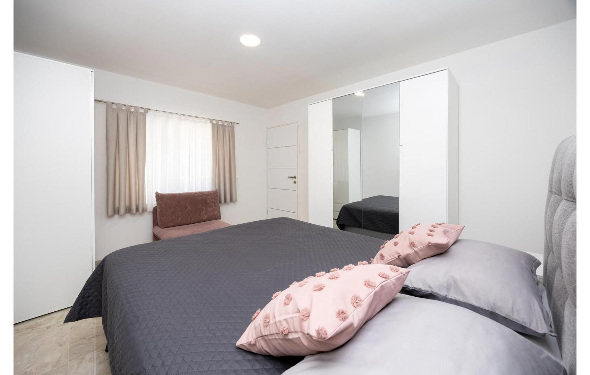 1 Bedroom Gorgeous Apartment In Imotski