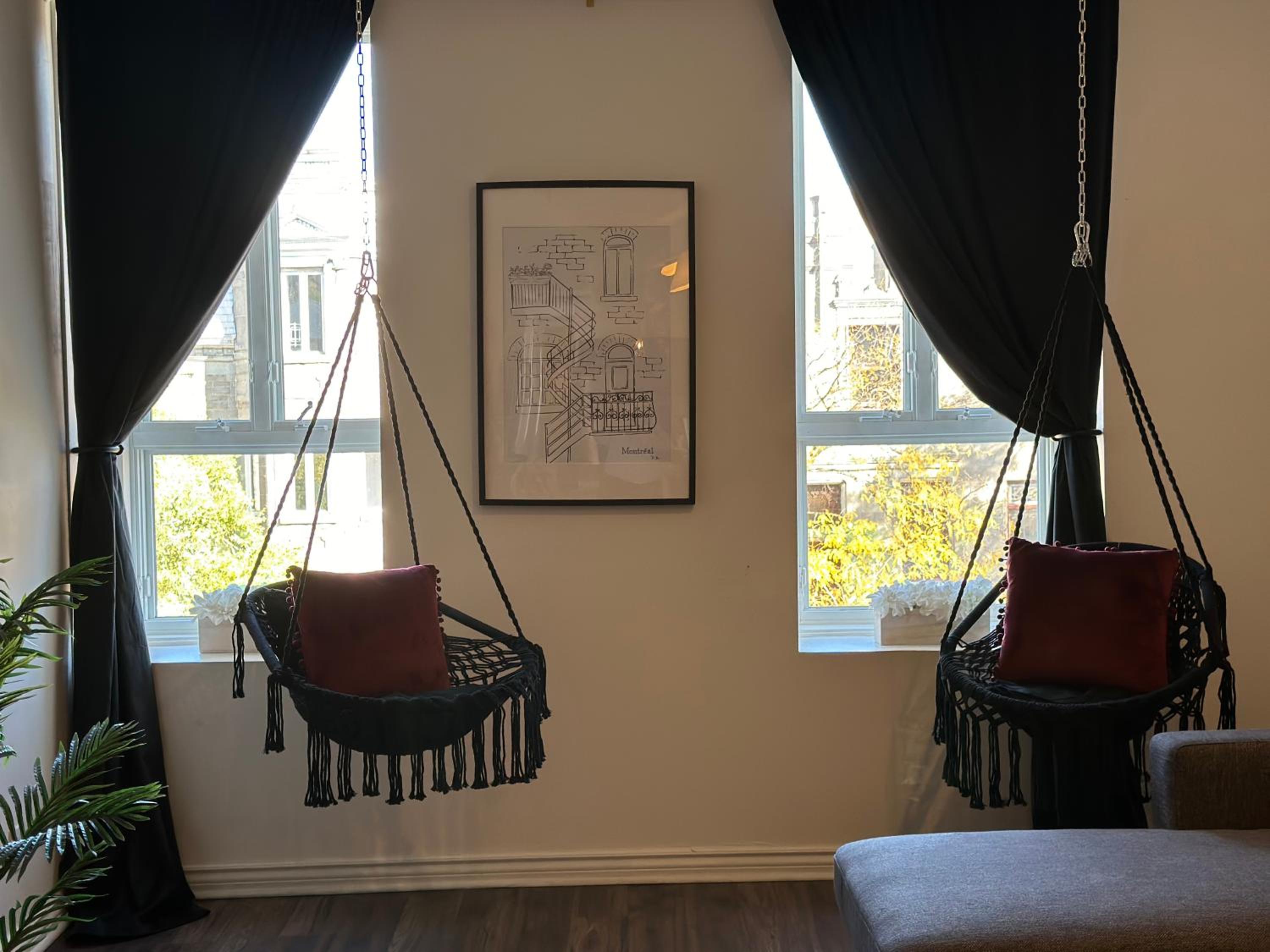 Historic Plateau Loft with 3 Private Baths