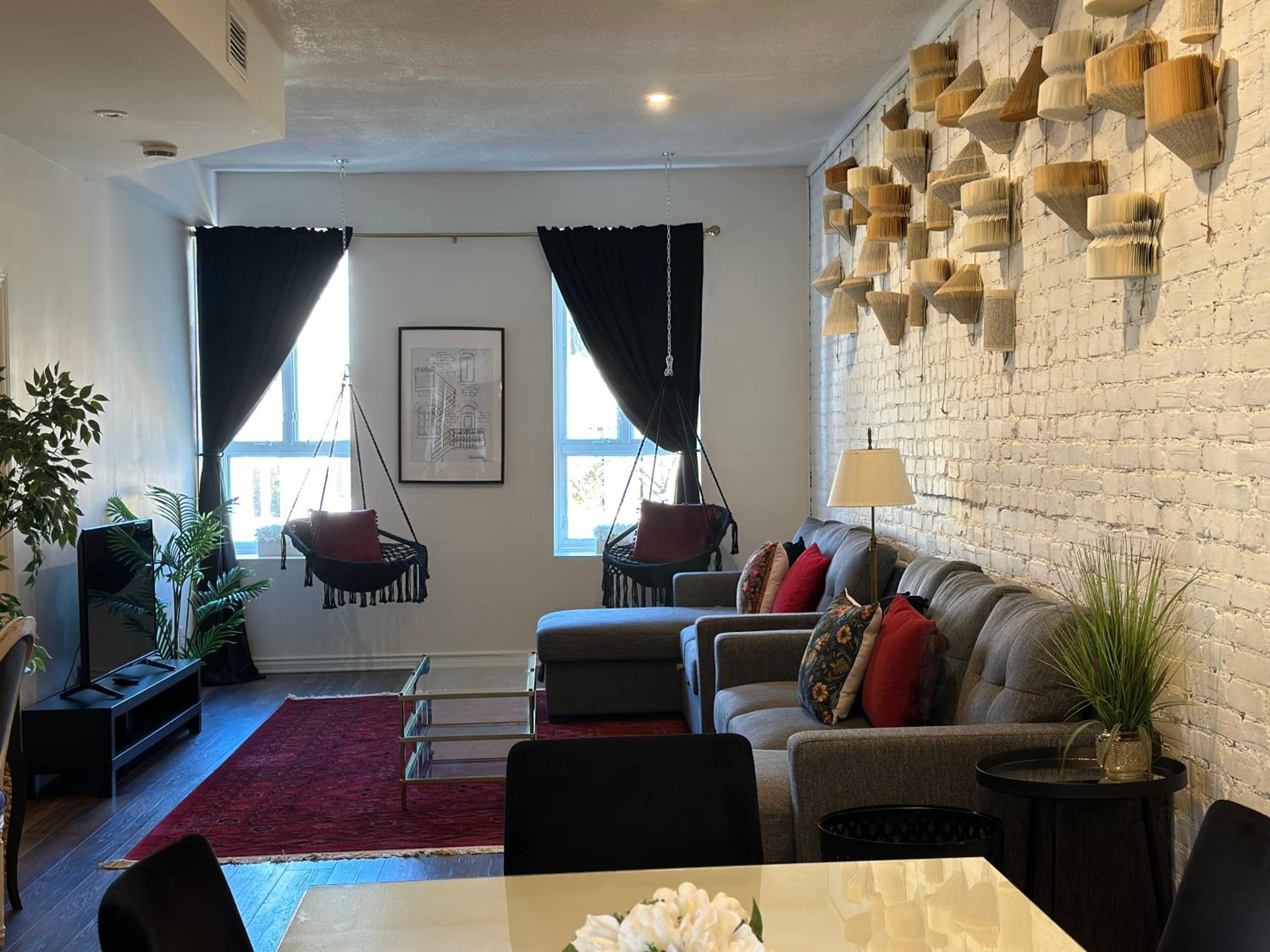 Historic Plateau Loft with 3 Private Baths