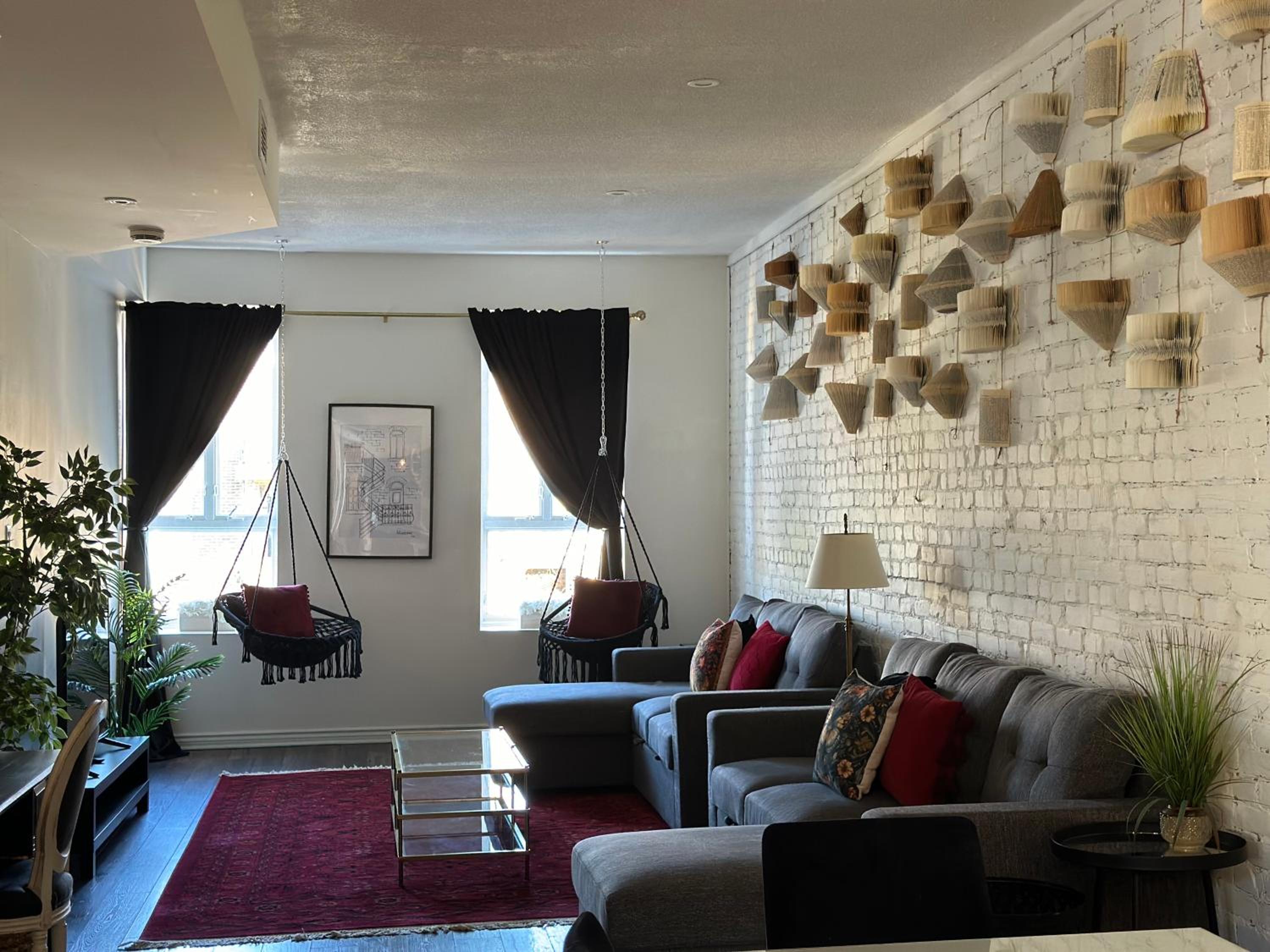 Historic Plateau Loft with 3 Private Baths