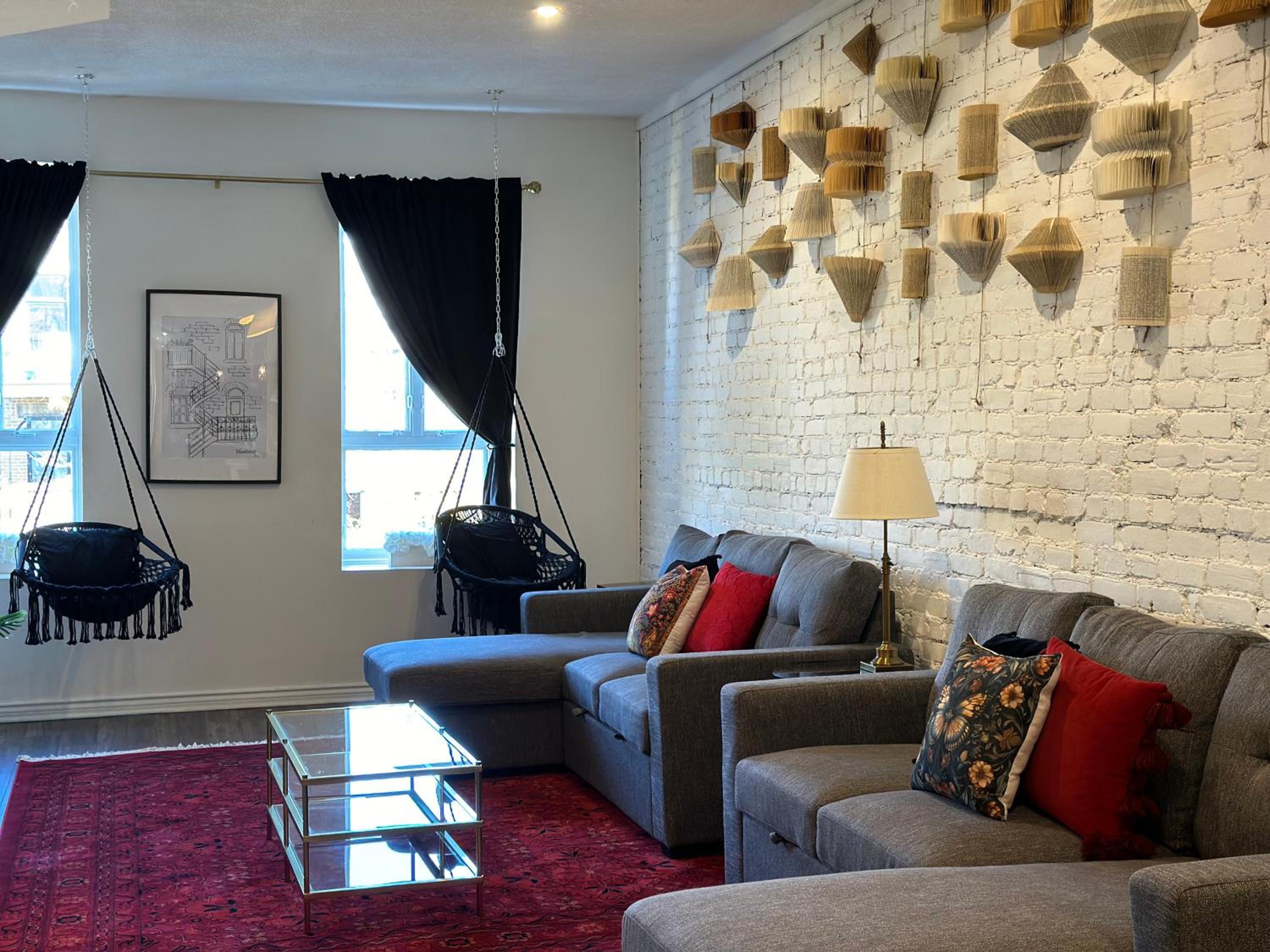 Historic Plateau Loft with 3 Private Baths