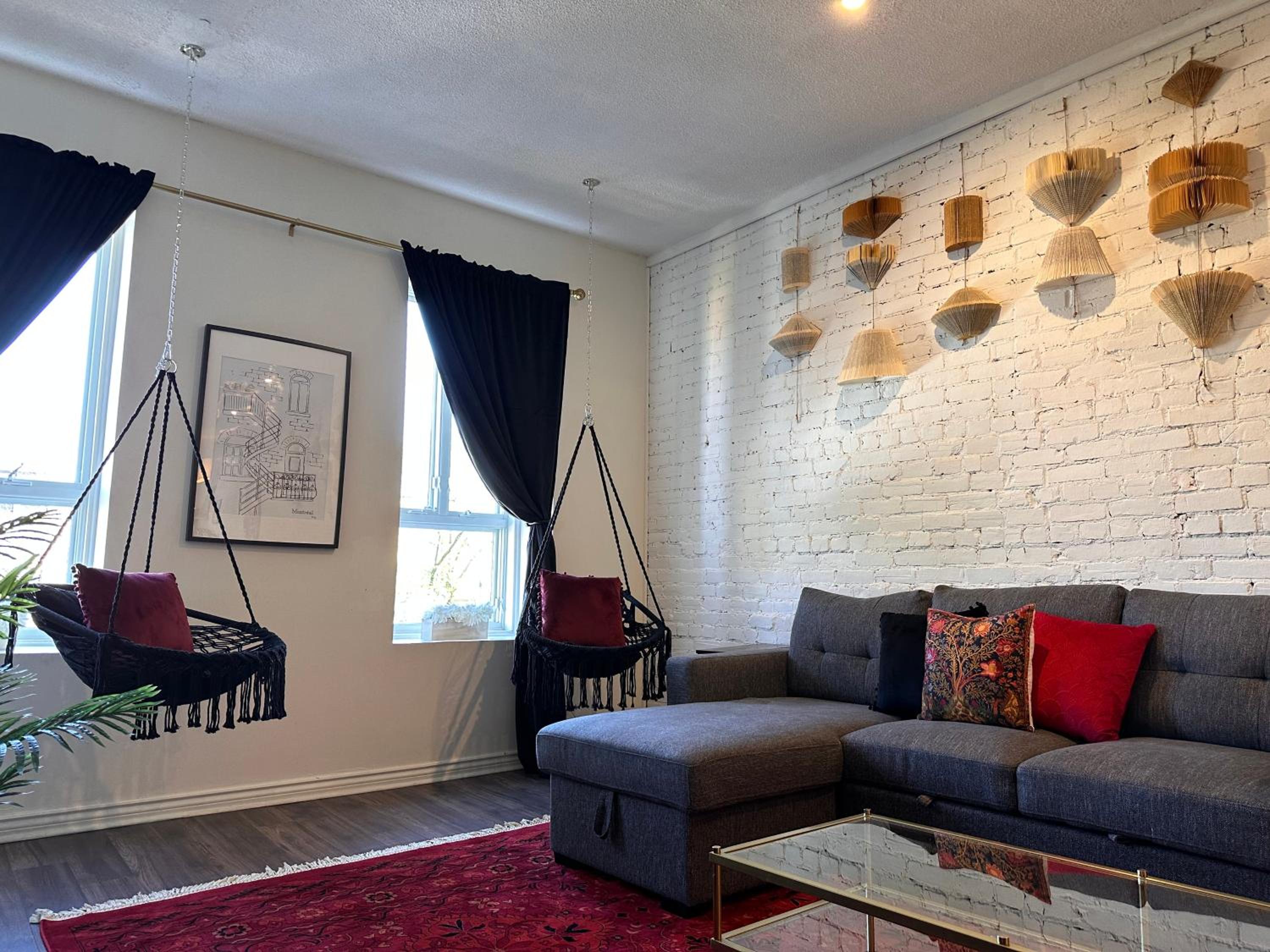 Historic Plateau Loft with 3 Private Baths